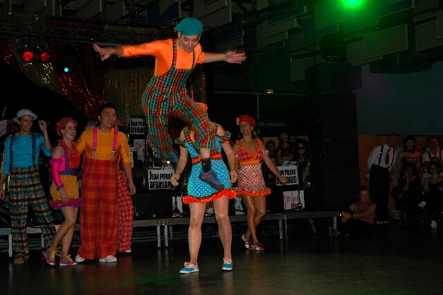 min 2005 11 12 fous swing 186
